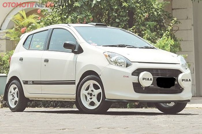 Mobil bekas Daihatsu Ayla di bursa mobil bekas (foto ilustrasi)