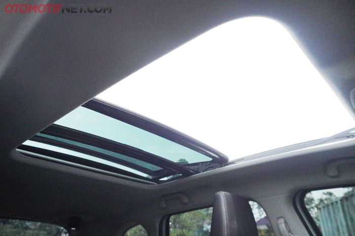 Inilah penyebab sunroof di mobil diesel atau bensin rusak padahal jarang dipakai (foto ilustrasi)
