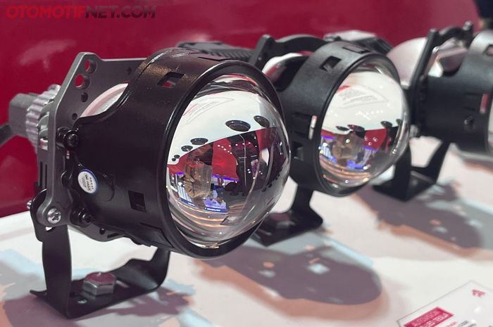 Lampu headlight Autovision BiLED Dakar Gen 3 diluncurkan di IIMS 2024 