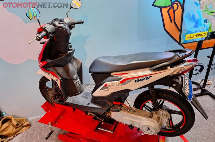 Honda BeAT listrik karya bengkel Nagara bisa menempuh jarak 60 km dalam kondisi baterai penuh