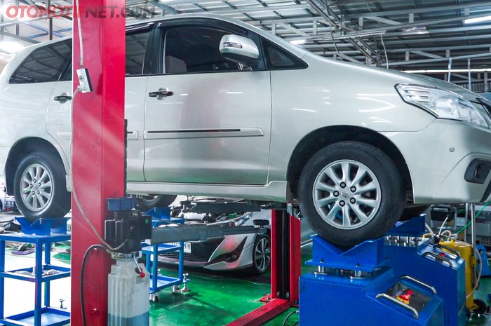 Bengkel DOMO Kaki-Kaki gunakan Mesin Noise Detection untuk pengecekan kaki-kaki mobil