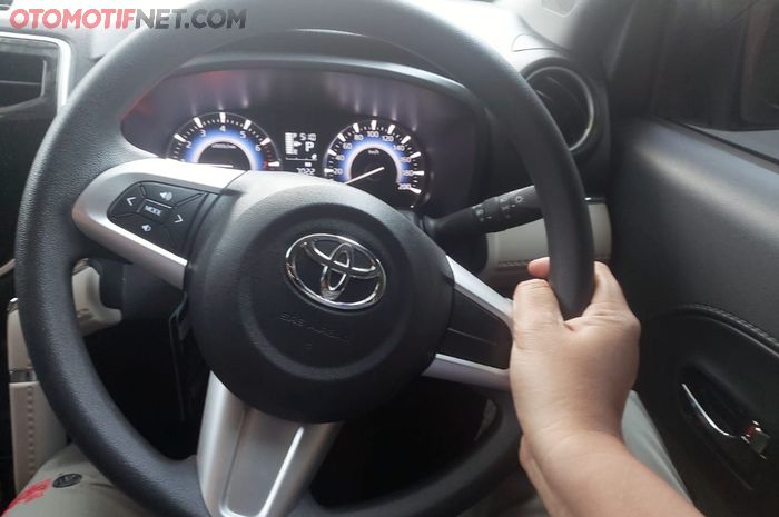 Setir mobil bekas gak lurus saat dibawa jalan (foto ilustrasi)