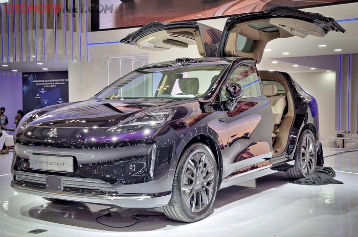 Aion Hyptec HY varian ultra pakai pintu gullwing di baris kedua, mirip seperti Tesla Model X