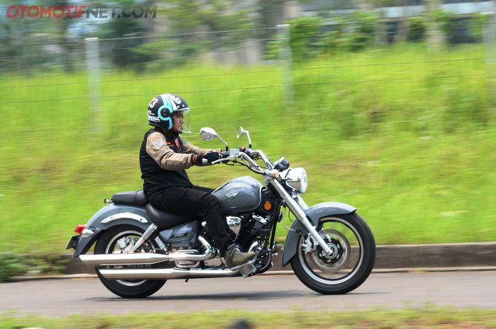 SM Sport V16 Plus, posisi duduknya mirip Harley-Davidson