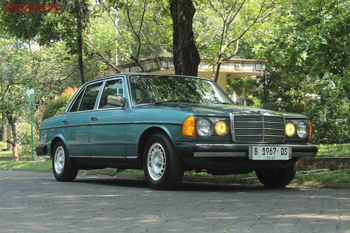 Restorasi dan modifikasi Mercedes-Benz 230 1983