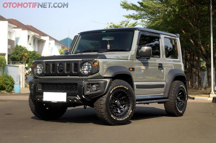 Ilustrasi Suzuki Jimny 3-Doors yang sudah mengaplikasi beragam aksesori