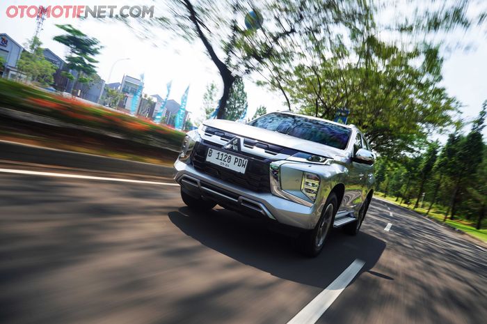 Mitsubishi yaitu New Pajero Sport Dakar Ultimate 4x4