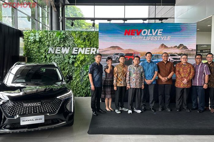 Harga resmi Haval Jolion HEV (Hybrid Electric Vehicle) Rp 405 juta on the road Jakarta