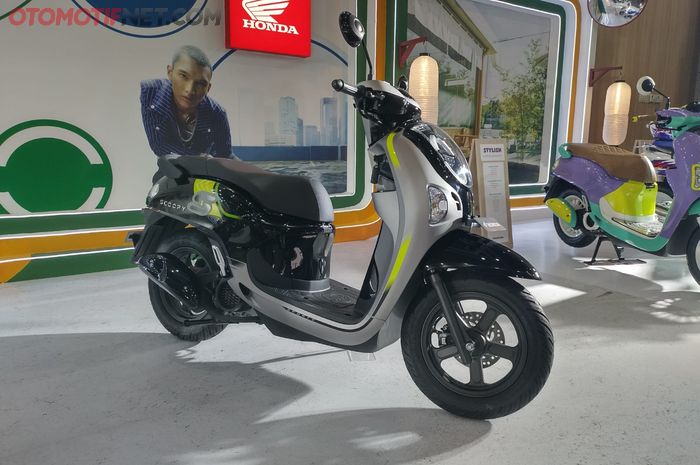 New Honda Scoopy varian Energetic sebagai salah satu varian termurah