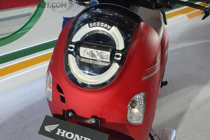 Honda Scoopy terbaru andalkan lampu utama LED projector crystal block