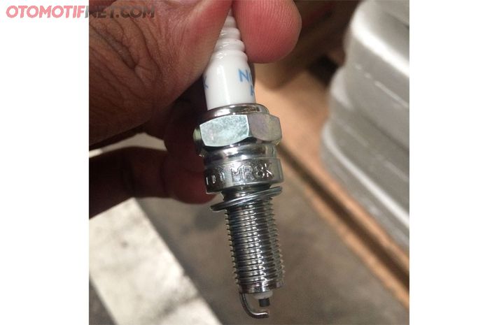 Busi-baru-all-new-honda-pcx150-ngk-MR8K-9