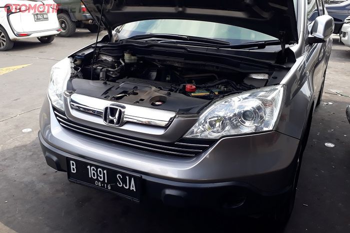 Ruang mesin Honda CR-V generasi ke-3