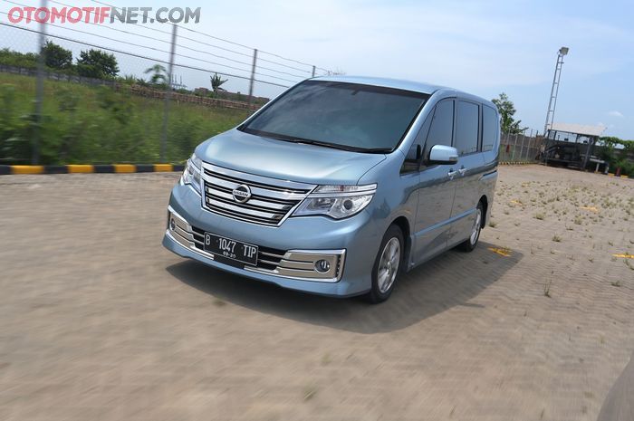 Nissan Serena C26