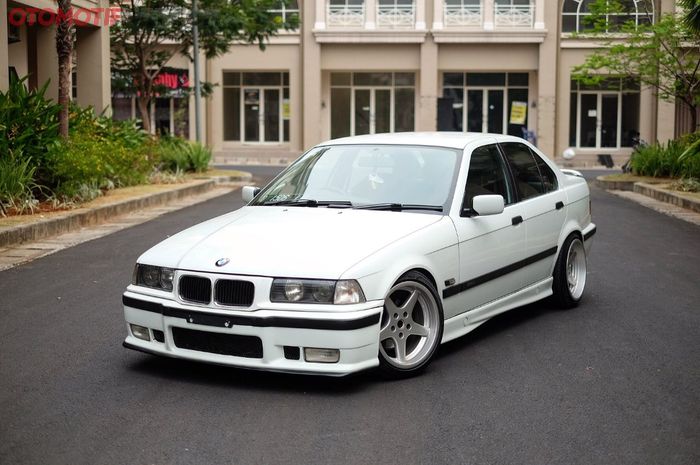 BMW 320i E36, sedan eksklusif Rp 50 jutaan untuk para pehobi