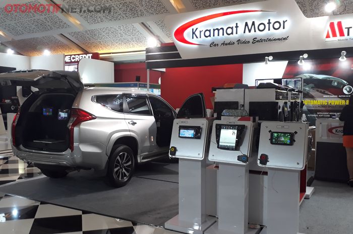 Booth pameran Kramat Motor yang berada di Kemayoran, Jakarta