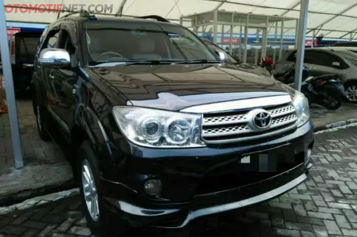 Toyota Fortuner generasi awal