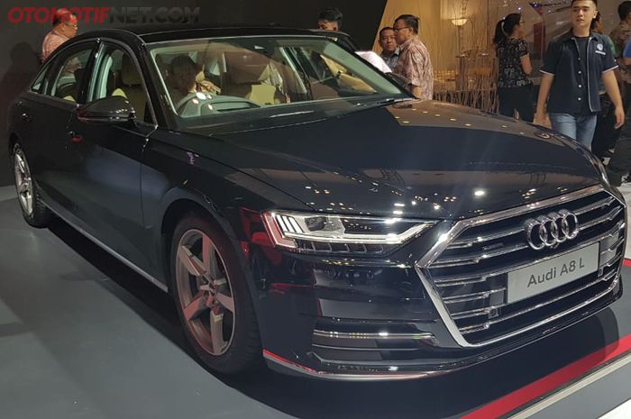 Audi A8 L yang dipamerkan saat GIIAS 2018