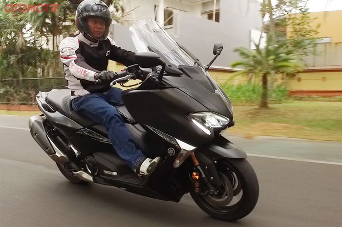 Yamaha TMAX DX 2018