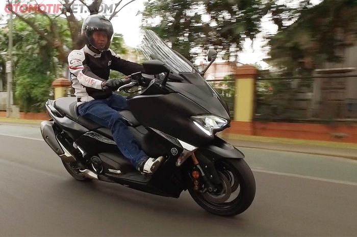 Yamaha TMAX DX 2018