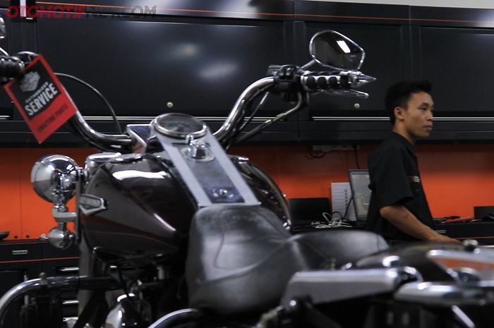 Salah satu Harley-Davidson yang sedang diservis di bengkel resmi Harley-Davidson