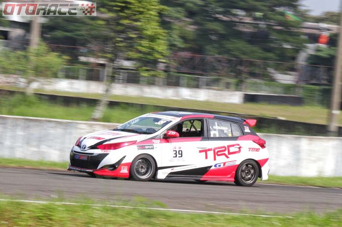 Haridarma Manoppo (Toyota Team Indonesia) tempati posisi terdepan untuk memulai lomba esok. 