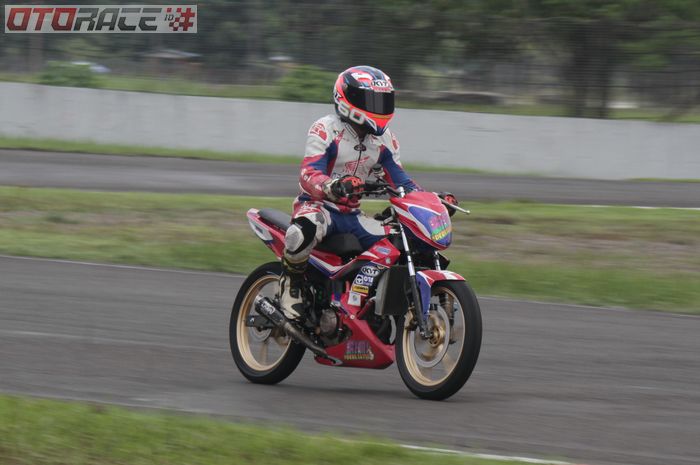 Honda Indaki pertama kali balapan di sirkuit Sentul besar setelah dua tahun jarang berkompetisi karena pandemi Covid-19. 