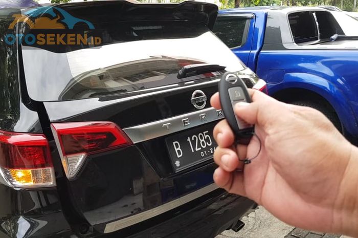 Power Back Door Nissan Terra yang Bisa Dioperasikan dengan Remote Keyless