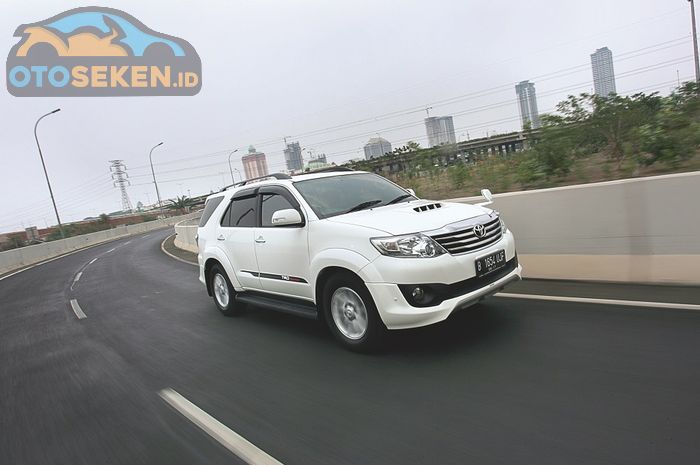 Toyota Fortuner VNT 2012