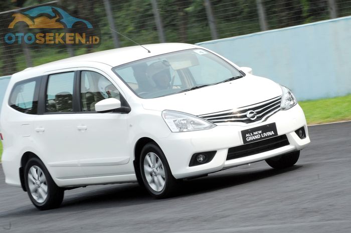 Nissan Grand Livina (L11) yang diluncurkan pada 2013