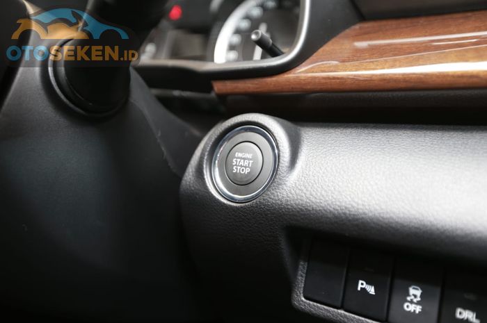 Tips memanaskan mesin mobil matik