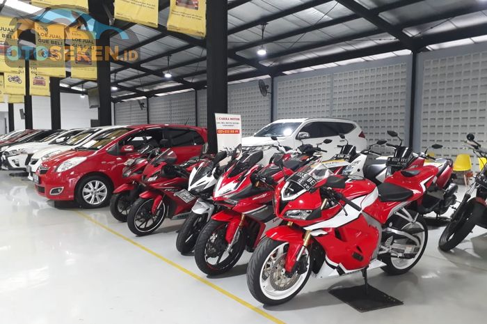 Adira Expo menyediakan mobil dan motor bekas dengan segala tipe