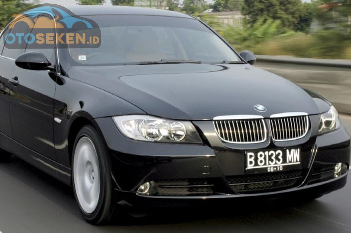 BMW 325i Seri 3 E90 Tahun 2005