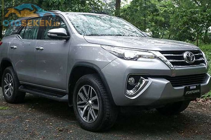 Ilustrasi Toyota Fortuner Bekas