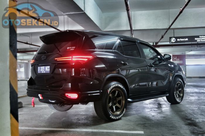 Toyota Fortuner VRZ tahun 2016 dipasangi body kit TRD jadi makin garang