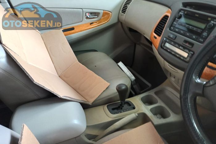 Kondisi interior Toyota Kijang Innova pasca terendam banjir