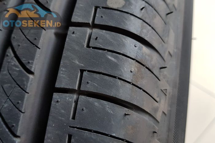 Tanda Segitiga Dinding Ban Sebagai Petunjuk Lokasi Tread Wear Indicator (TWI)