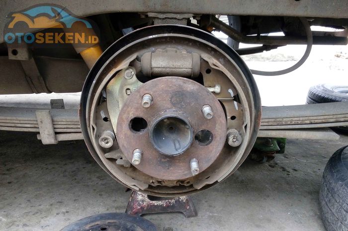 Drum brake Toyota Kijang