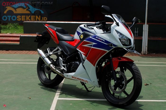 Honda CBR150R 2014