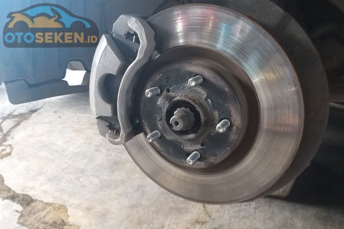 Bearing roda mobil bisa rusak atau oblak