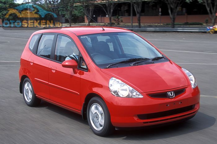 Ilustrasi Honda Jazz GD3 Generasi pertama