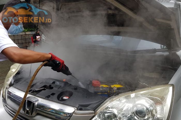 Tips membersihkan ruang mesin mobil bekas