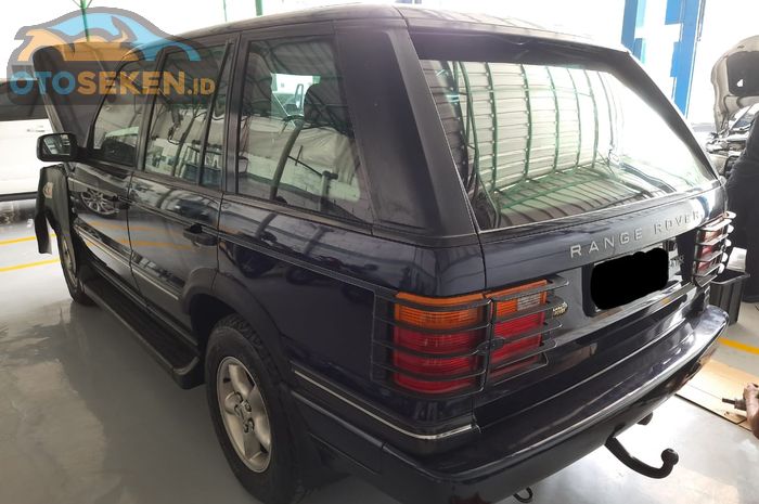 Tampak belakang Range Rover HSE generasi kedua