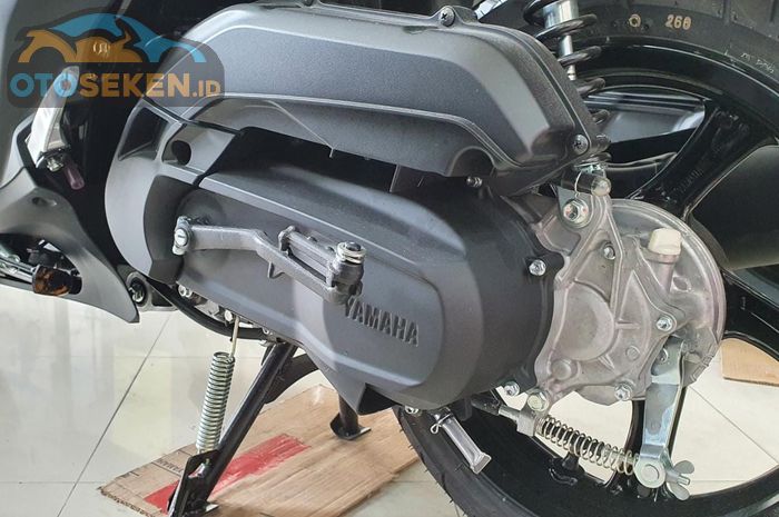 Ilustrasi kick starter di motor matic Yamaha Gear 125
