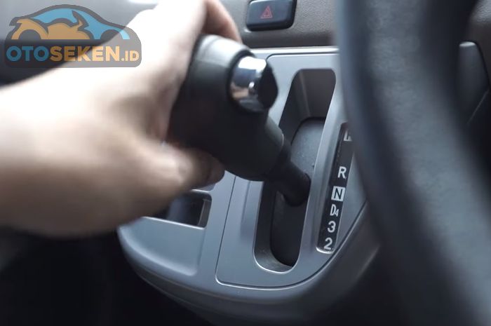 Tips menyetir mobil matik
