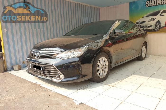 Toyota Camry 2.5 G 2015 eks Golden Bird