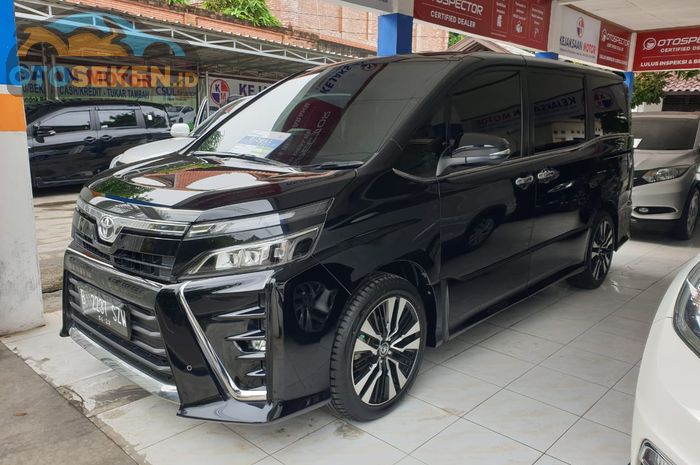 Toyota Voxy 2.0 CVT 2018 pakai pelek Alphard Transformer