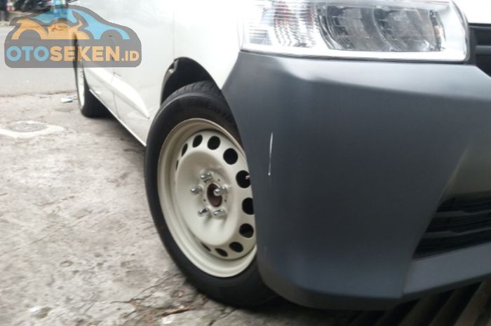 Daihatsu Gran Max pakai pelek kaleng garapan bengkel Zibekk Custom Desain (ZCD)