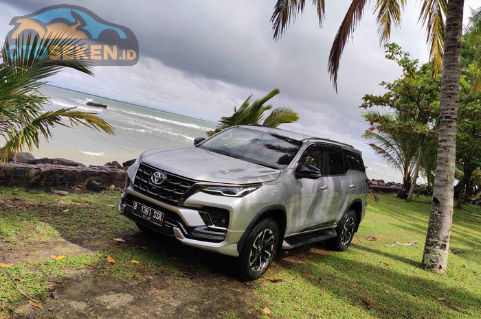 Perbandingan Toyota Fortuner 2.800cc dan 2.400cc, seberapa jauh peningkatannya?