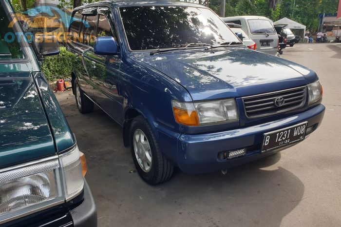 Toyota Kijang 1.8 LGX (Kapsul) tahun 1999 