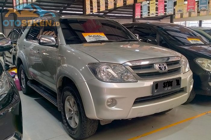 Harga Toyota Fortuner 2011 bekas